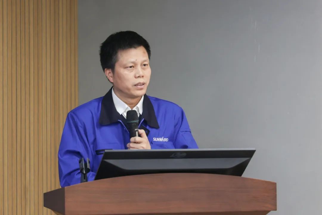 2021中国（长沙）国际工程机械设计大赛暨“设计之星”评选活动k1体育
组“创新设计工作营”开营啦！