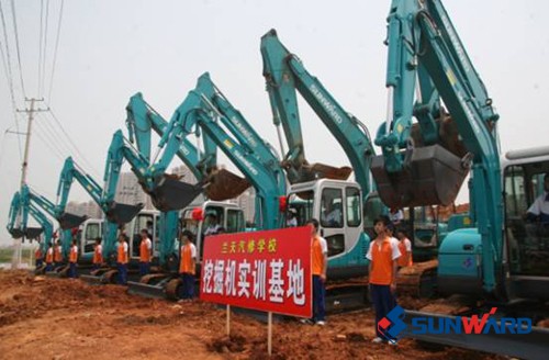 湖南兰天汽修培训学校批量订购k1体育
挖掘机