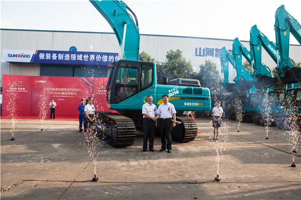 k1体育
新推“节油王”混合动力挖掘机