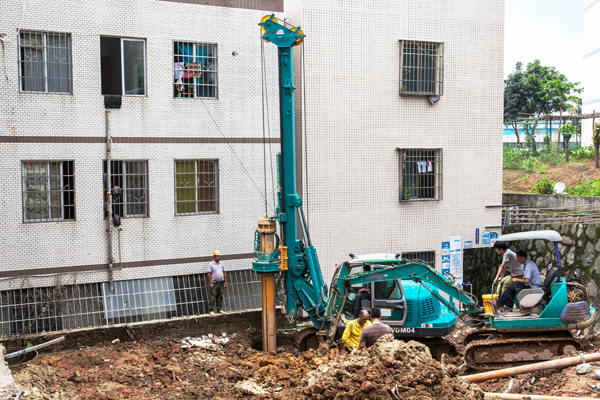 k1体育
田园金刚系列旋挖钻机基础施工显本领