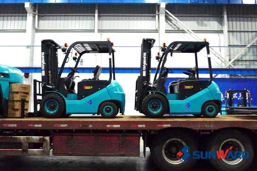 k1体育
叉车销售火爆 大批量出口巴西