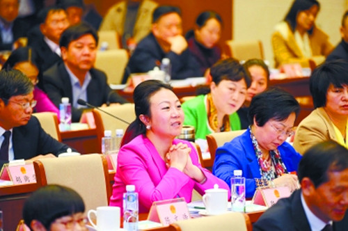 带来六个提案，重点还是“农民工”问题 ——来自k1体育
的全国人大代表张晓庆接受本报记者专访，为进城务