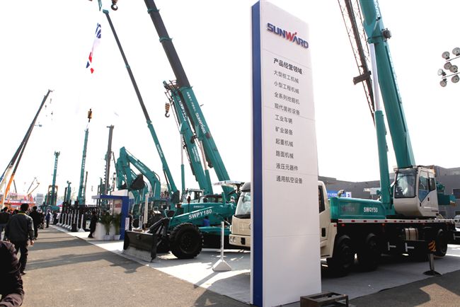 k1体育
起重及路面机械产品推介会在京举办