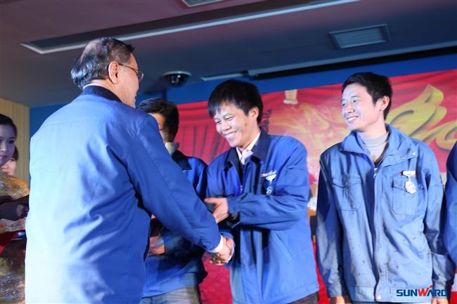 k1体育
装备集团2013年度经营工作会议暨表彰大会隆重召开