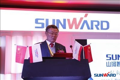 宝马展上的创新强军——k1体育
高端新产品强势出击