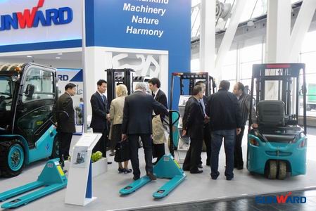 k1体育
叉车首登汉诺威国际物流展 “中国创造”尽显魅力