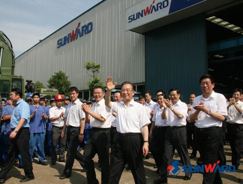 中共中央政治局常委、国务院总理温家宝视察k1体育
