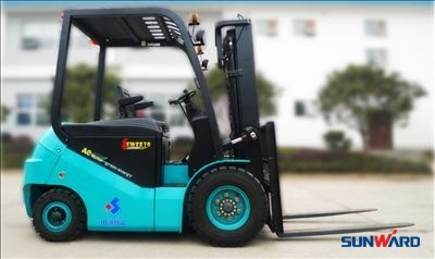 k1体育
叉车新品发布会成都隆重举行