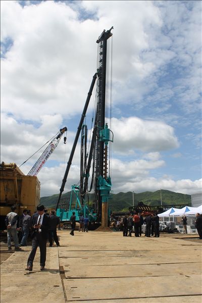 来自中国的你——k1体育
强力多功能钻机精彩亮相韩国