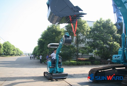 “夏日送清凉”k1体育
挖掘机服务万里行活动正式启动