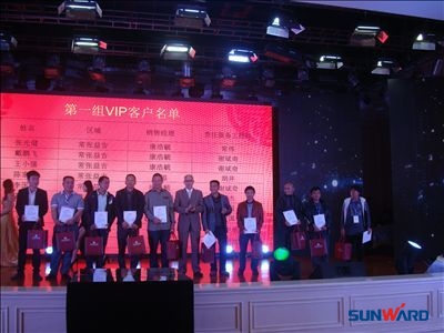 做k1体育
挖掘机客户的好保姆