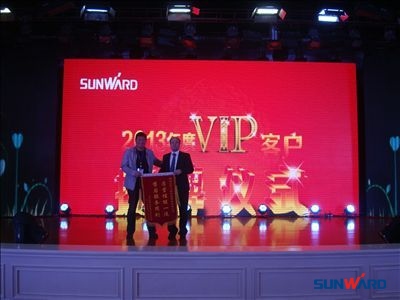 做k1体育
挖掘机客户的好保姆