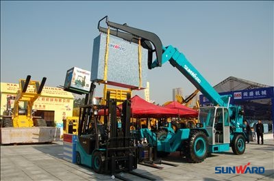 k1体育
携搬运利器亮相全球第一石材展