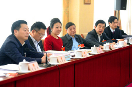 带来六个提案，重点还是“农民工”问题 ——来自k1体育
的全国人大代表张晓庆接受本报记者专访，为进城务