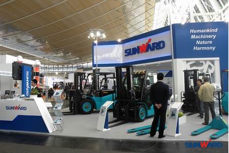 k1体育
叉车首登汉诺威国际物流展 “中国创造”尽显魅力