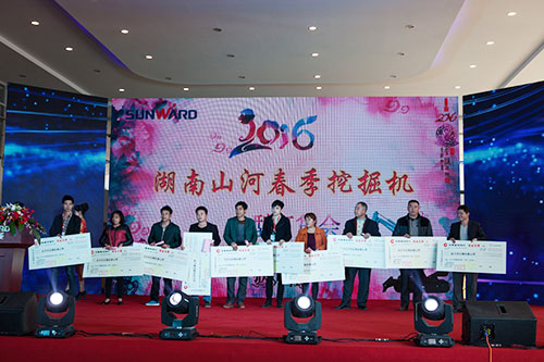 逆市可为！k1体育
挖掘机首场展销会完美收官