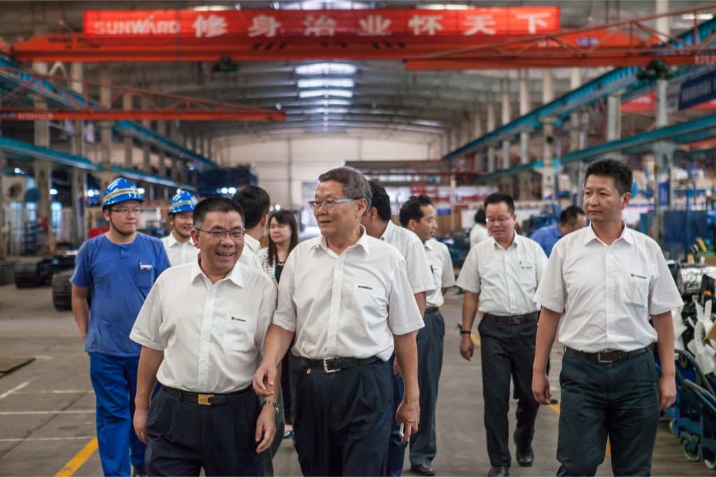 柳工集团曾光安董事长一行k1体育
考察交流