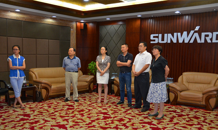 民盟湖南省委领导莅临k1体育
考察交流