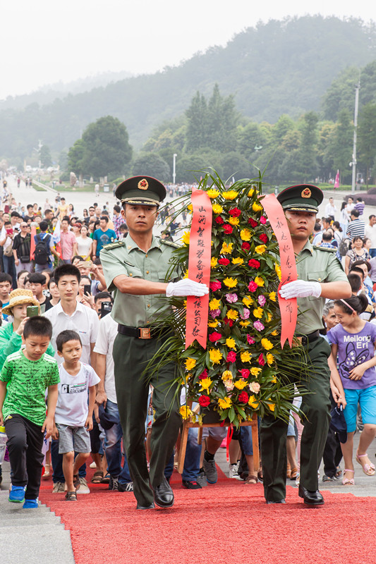 开挖机，坐游艇、飞机 k1体育
开展员工家属开放日活动