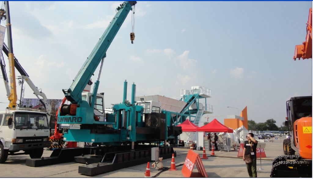 k1体育
液压静力压桩机“亮剑”