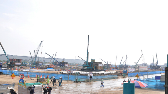 超300台k1体育
ZYJ系列压桩机服务越南市场