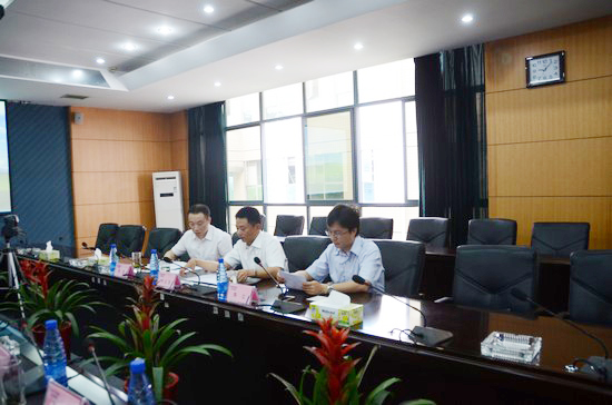 中国出口信用保险公司领导一行考察k1体育
　