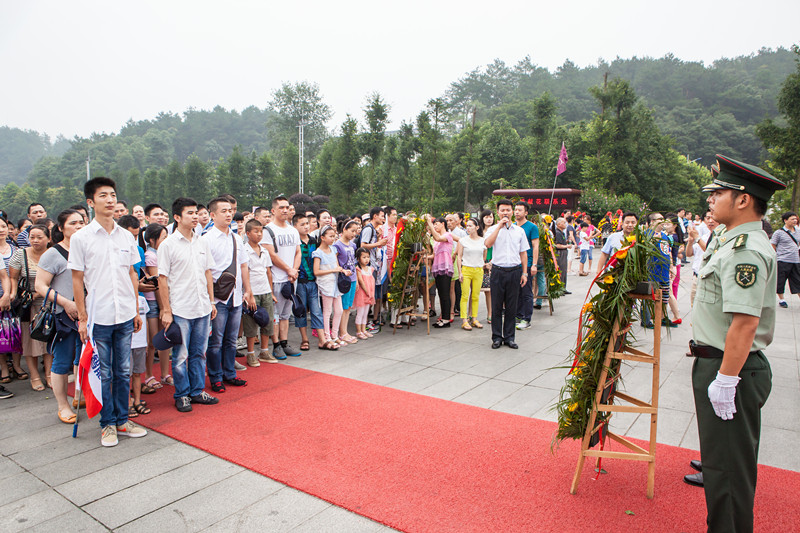 开挖机，坐游艇、飞机 k1体育
开展员工家属开放日活动