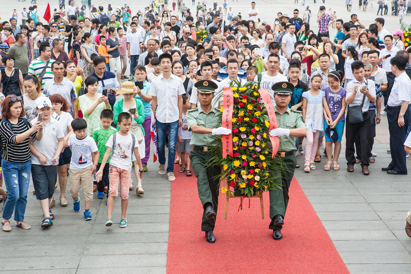 开挖机，坐游艇、飞机 k1体育
开展员工家属开放日活动