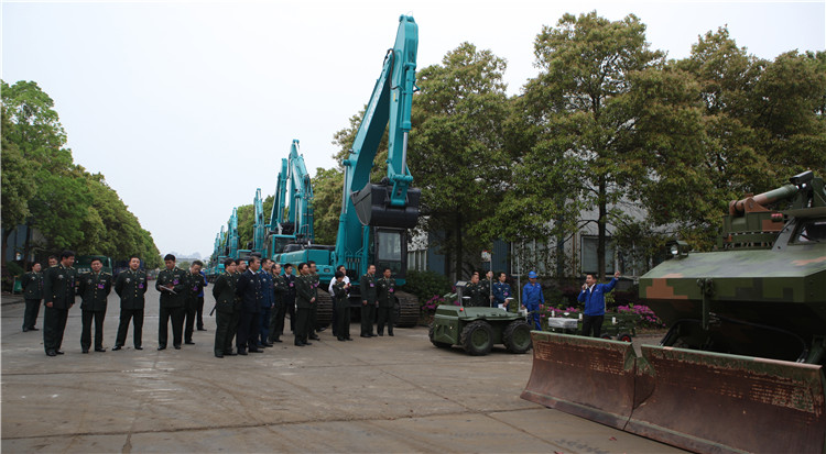 全军军交运输系统首长及国防科大领导莅临k1体育
参观交流