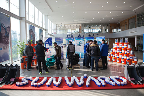 逆市可为！k1体育
挖掘机首场展销会完美收官