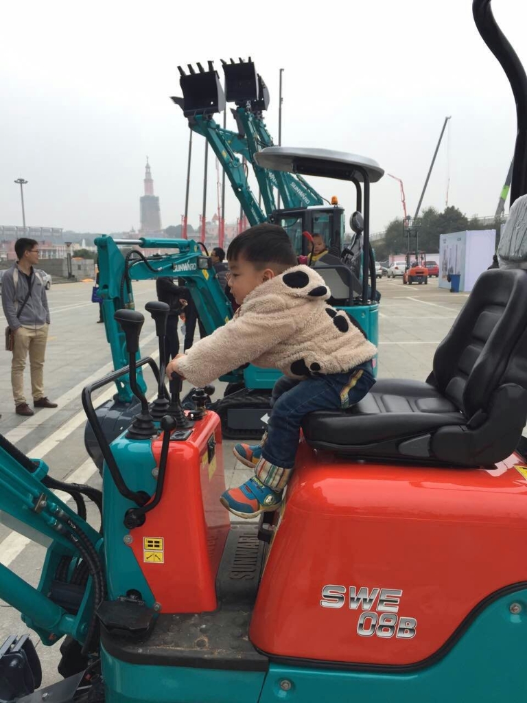 配博会上k1体育
“迷你”装备展精新本色