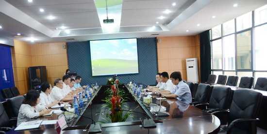 中国出口信用保险公司领导一行考察k1体育
　