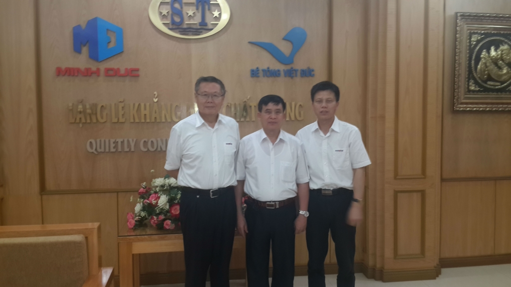 k1体育
高级代表团访问越南