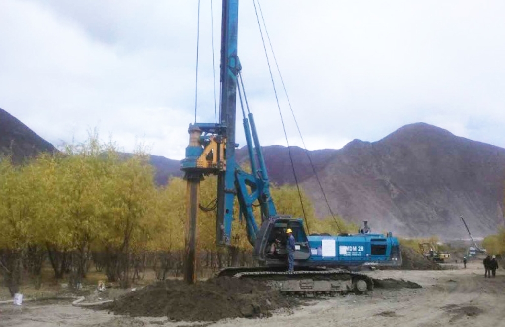 k1体育
二十台旋挖钻机高原施工放异彩