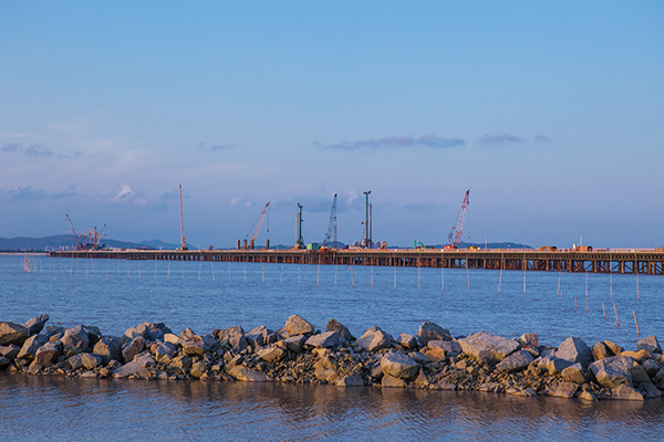 入海深110米！k1体育
旋挖钻机助建飞云江特大桥