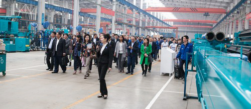 工程装备盛宴，东盟十国代表在k1体育
很享受