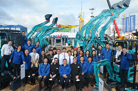 k1体育
高端市场展风采