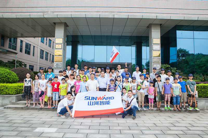 开挖机，坐游艇、飞机 k1体育
开展员工家属开放日活动