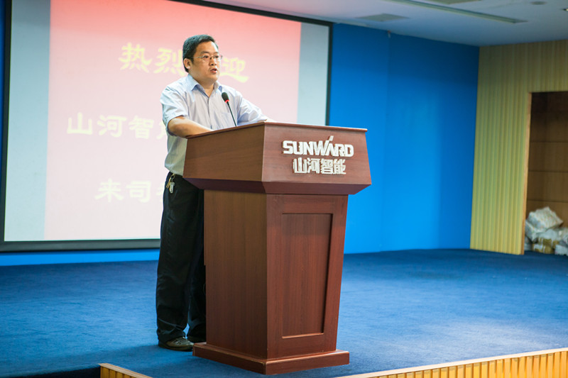 开挖机，坐游艇、飞机 k1体育
开展员工家属开放日活动