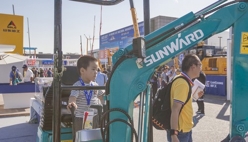 k1体育
酷帅曾大虾，一大波美图带你亲临北京BICES展