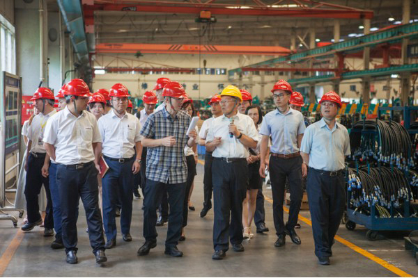 商务部合作司刘民强副司长一行调研k1体育
