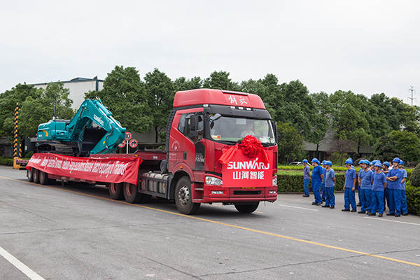 掘金一带一路，k1体育
中大挖大批量出口泰国