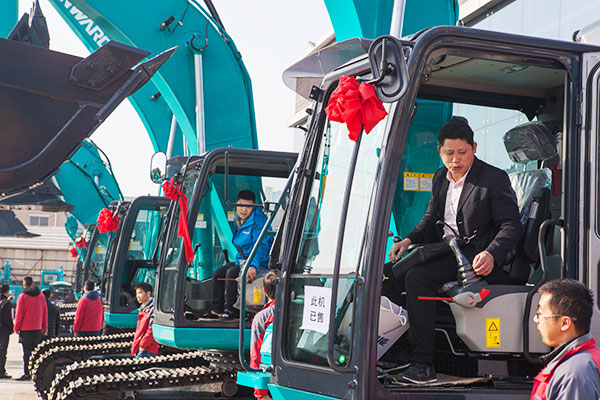 十年相随，成就彼此，来听听k1体育
挖掘机客户的真实声音