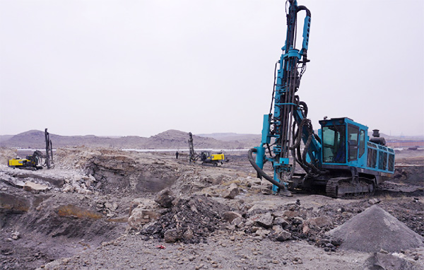 再战国际领先品牌，k1体育
露天液压钻车一举成名