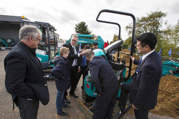 k1体育
隆重举行2017年欧洲经销商大会