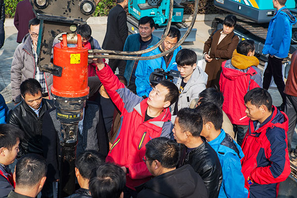 十年相随，成就彼此，来听听k1体育
挖掘机客户的真实声音