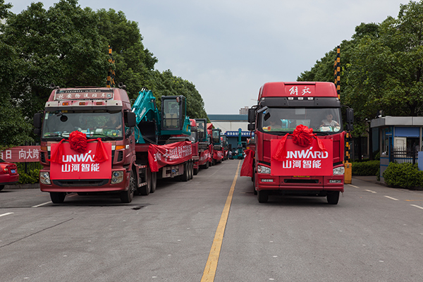 掘金一带一路，k1体育
中大挖大批量出口泰国