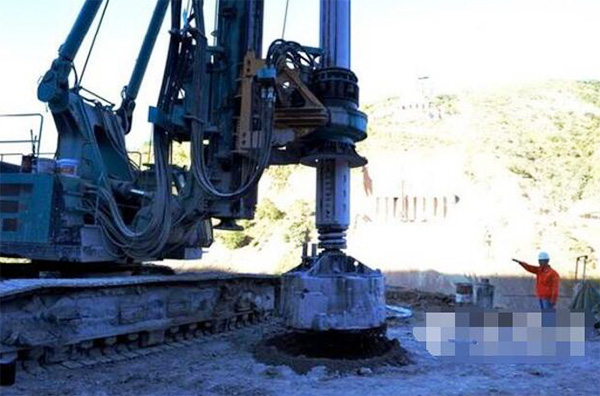 央视聚焦：k1体育
旋挖钻机助力世界“第一高墩”