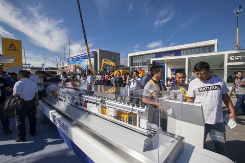 k1体育
酷帅曾大虾，一大波美图带你亲临北京BICES展