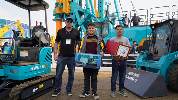 不服来战！k1体育
展台有大礼等你拿